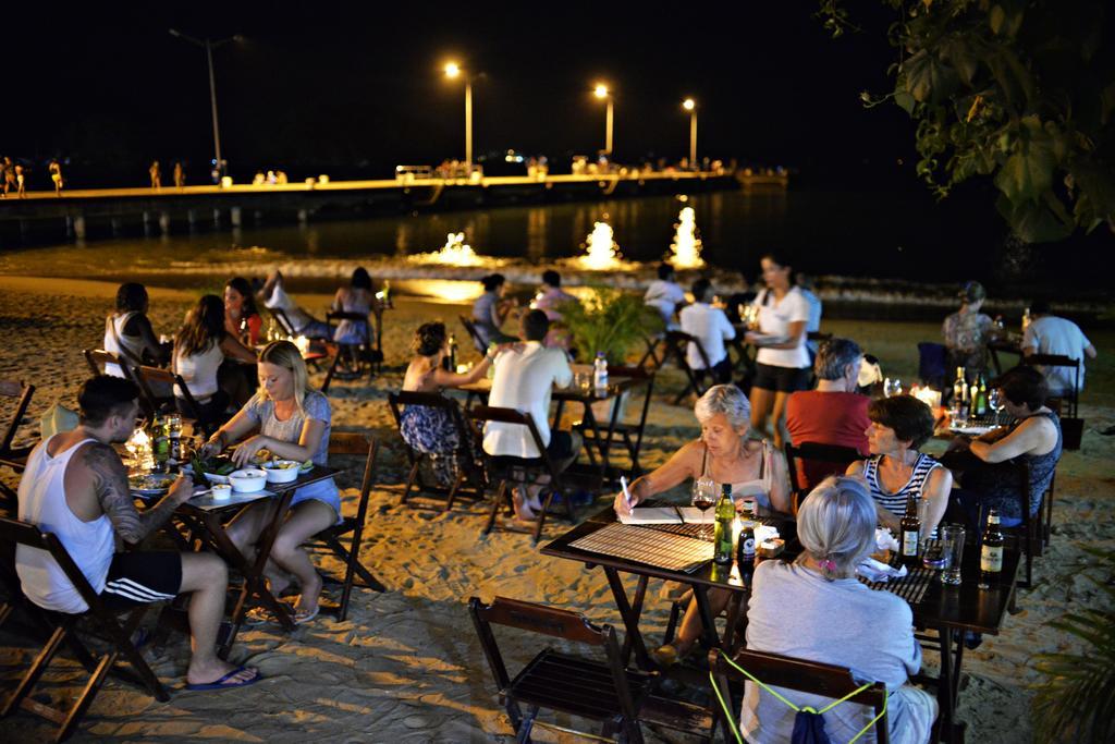 Pousada E Restaurante O Pescador Hotel Vila do Abraao Exterior photo